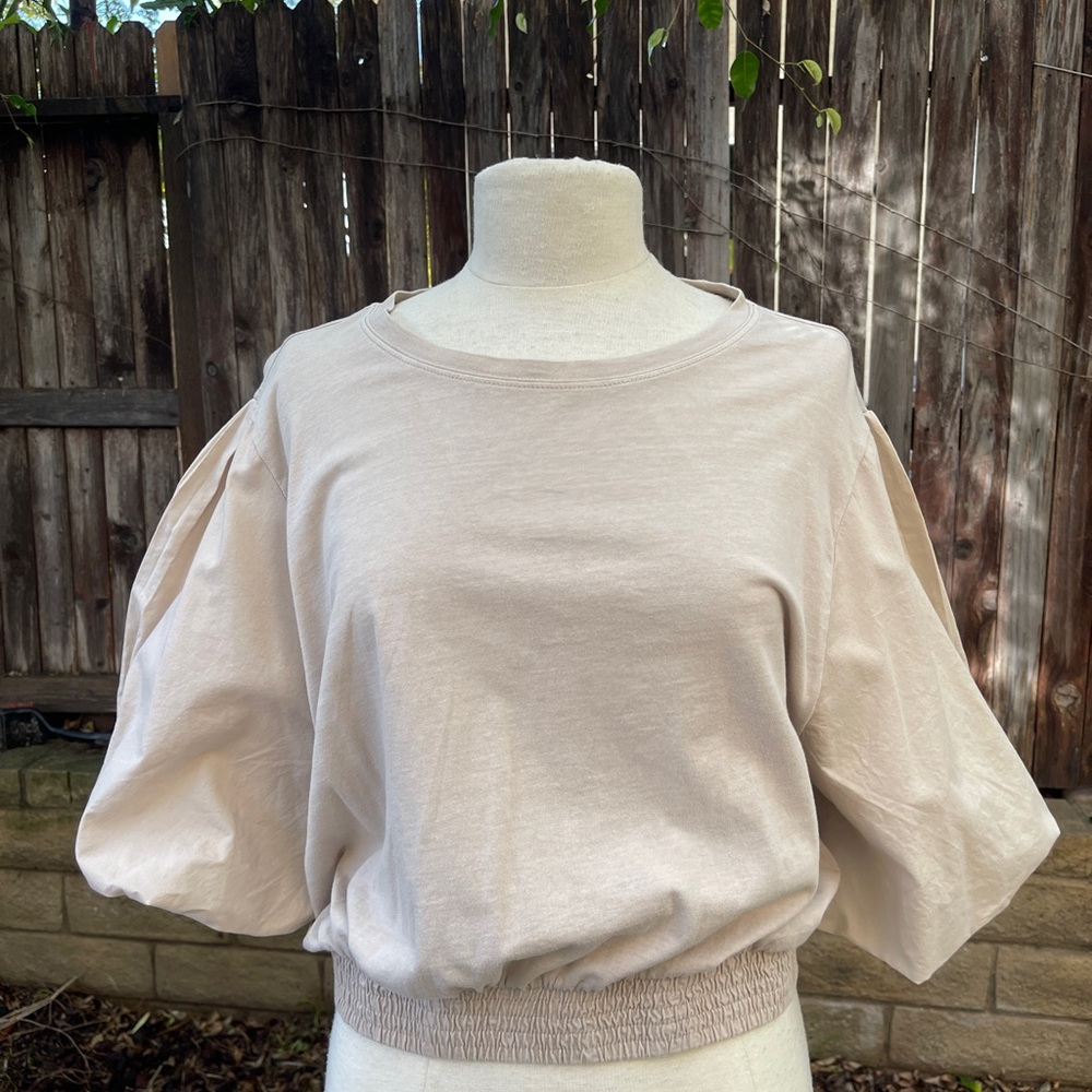 Zara Cream Puff Sleeve cropped minimalist career capsule wardrobe romantic top